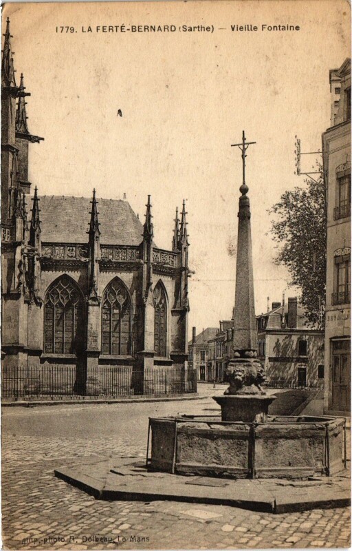 Carte postale ancienne La Ferte-Bernard - Vieille Fontaine à La Ferté-Bernard