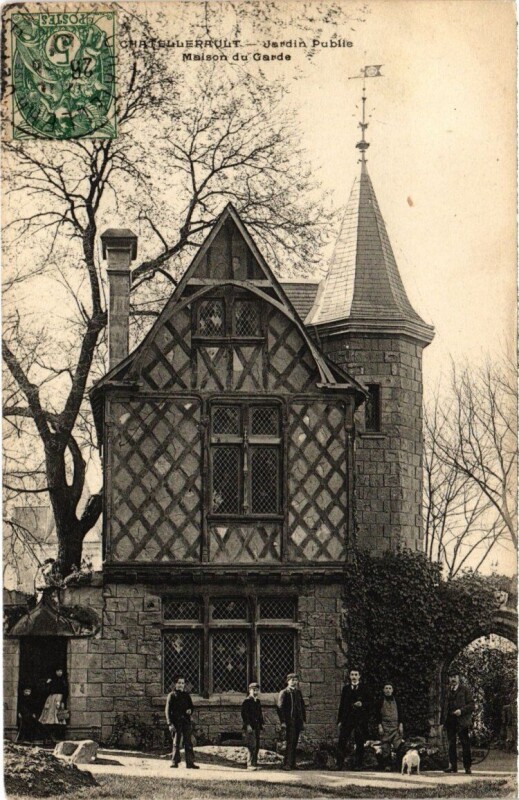 Carte postale ancienne Chatellerault - Jardin Public Maison du Garde à Châtellerault