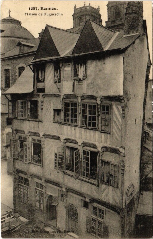 Carte postale ancienne Rennes - Maison de Duguesclin à Rennes