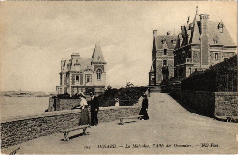 Carte postale ancienne Dinard - La Malouine, l'Allée des Douaniers à Dinard