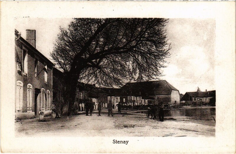 Carte postale ancienne Stenay - Town Scene à Stenay