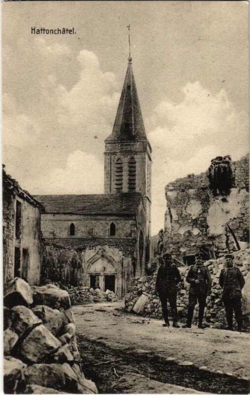 Carte postale ancienne Vigneulles-les-Hattonchatel - Rue - Strassenpartie - Ruines à Vigneulles-lès-Hattonchâtel