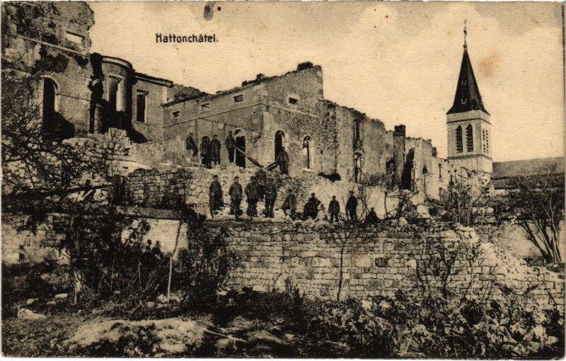 Carte postale ancienne Vigneulles-les-Hattonchatel - Town Scene - Ruines à Vigneulles-lès-Hattonchâtel