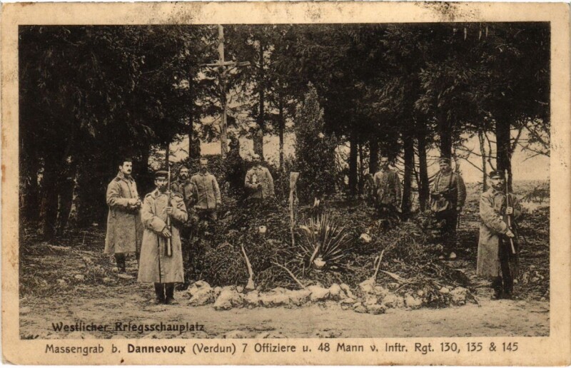Carte postale ancienne Dannevoux - Massaengrab b. Dannevoux à Dannevoux