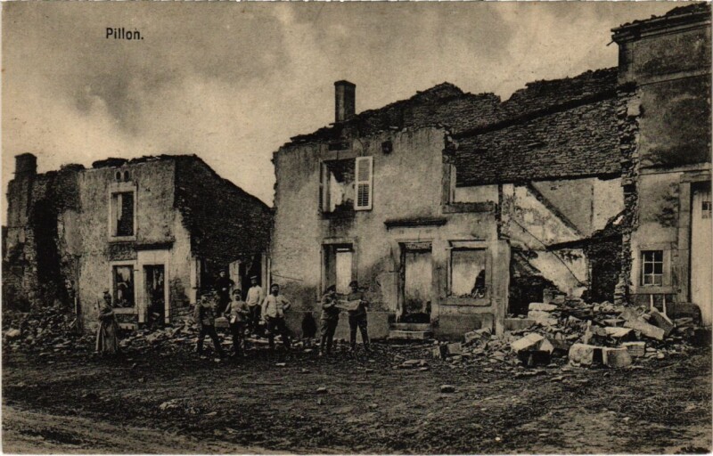Carte postale ancienne Pillon - Village Scene - Ruines à Pillon
