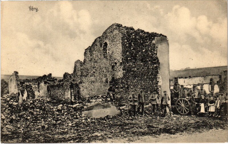Carte postale ancienne Very - Village Scene - Soldiers - Ruines à Véry