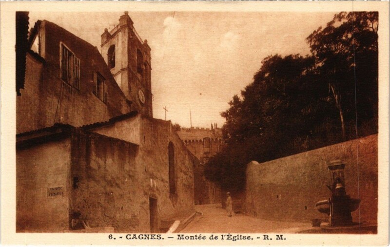 Carte postale ancienne Cagnes - Montée de l'Eglise