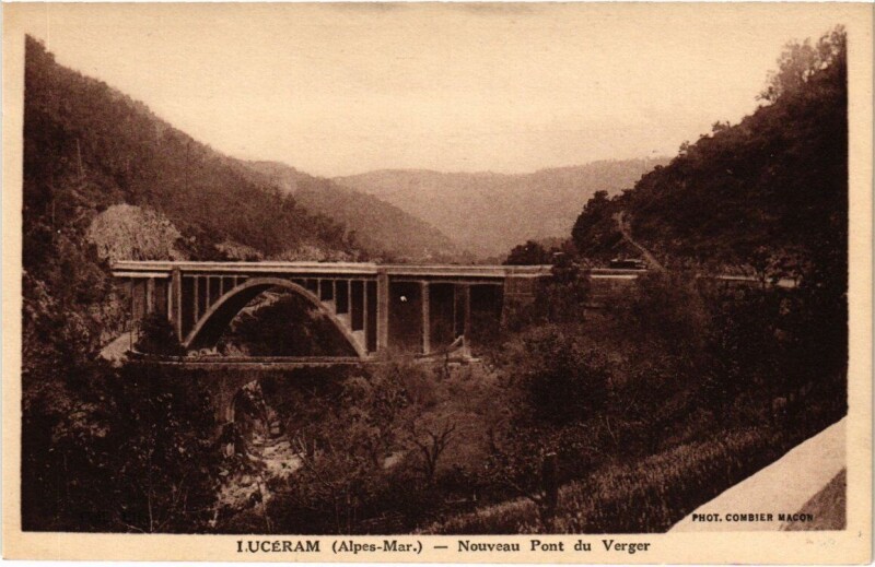 Carte postale ancienne Lucéram - Lavoir et Boulangerie Elia à Lucéram