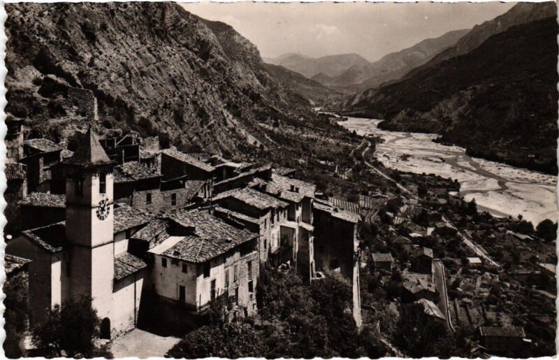 Carte postale ancienne Touet-sur-Var - Le Vieux Village et la Vallée du Var à Touët-sur-Var