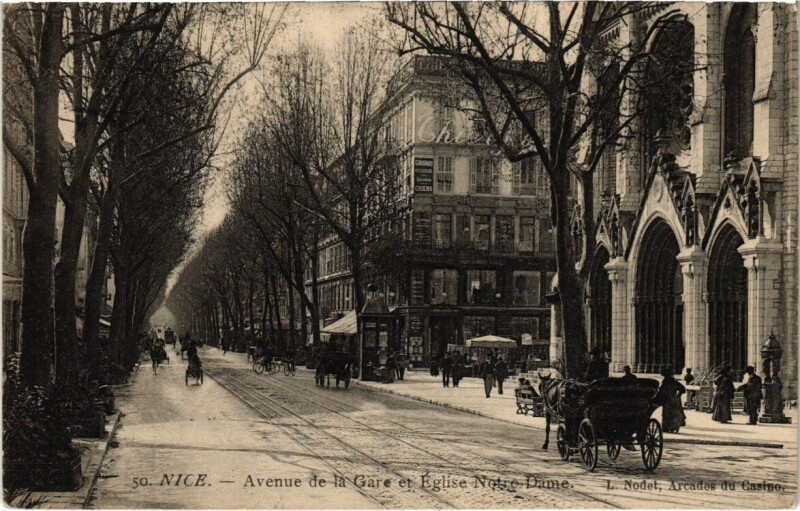 Carte postale ancienne Nice - Avenue de la Gare et Eglise Notre Dame à Nice