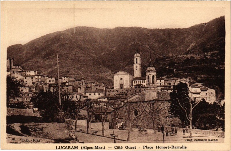 Carte postale ancienne Lucéram - Coté Ouest - Place Honoré-Barralis à Lucéram