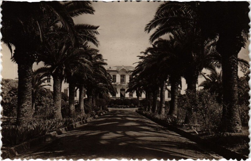 Carte postale ancienne Vallauris - L'Hospice des Vieillards à Vallauris
