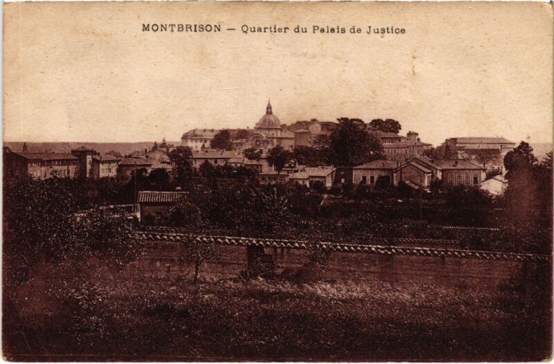 Carte postale ancienne Montbrison - Quartier du Palais de Justice à Montbrison