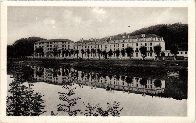 Carte postale ancienne Dax - Hotel Thermal des Baignots et l'Adour à Dax