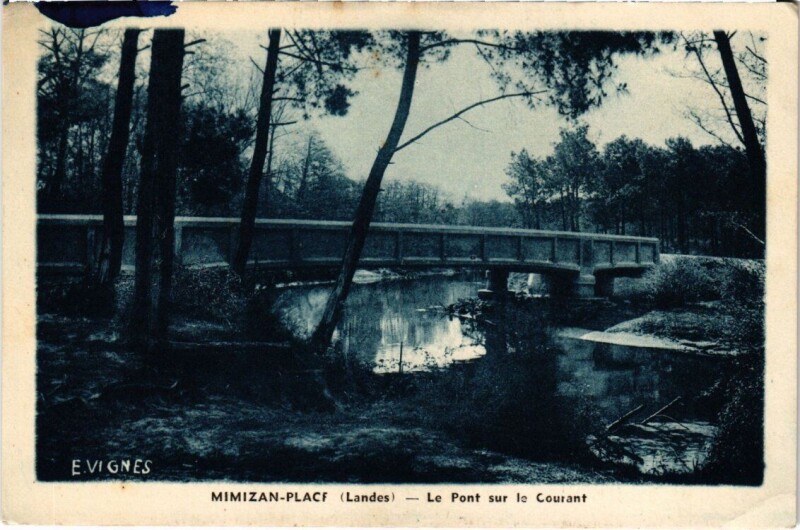 Carte postale ancienne Mimizan-Place - Le Pont sur le Courant à Mimizan