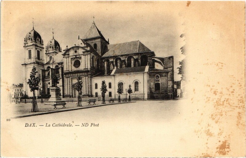 Carte postale ancienne Dax - La Cathédrale à Dax