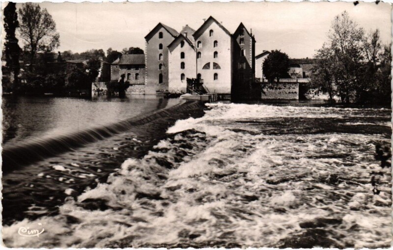 Carte postale ancienne Lussac-Chateaux