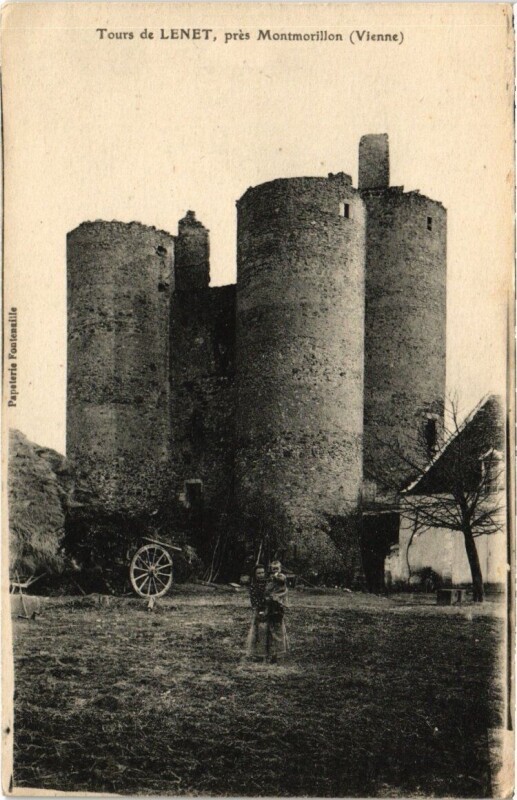 Carte postale ancienne Tours de Lenet, prés Montmorillon à Montmorillon
