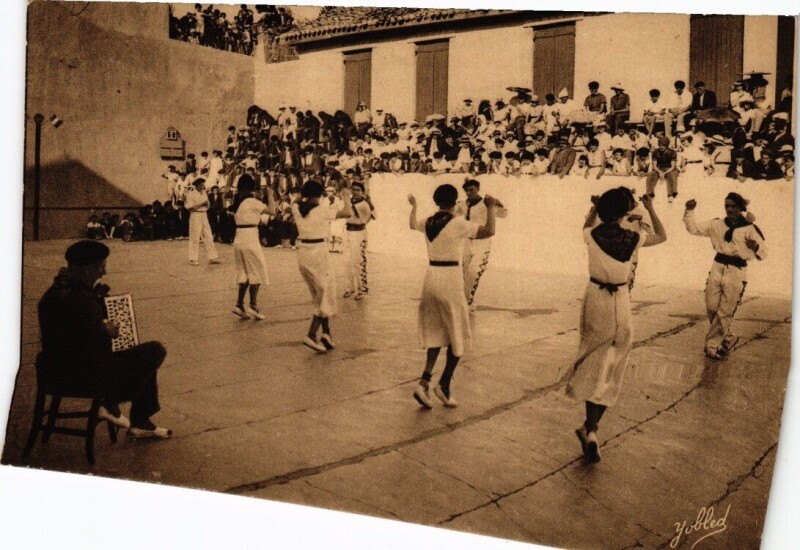 Carte postale ancienne Pays Basque - Danse du Fandango à Asque