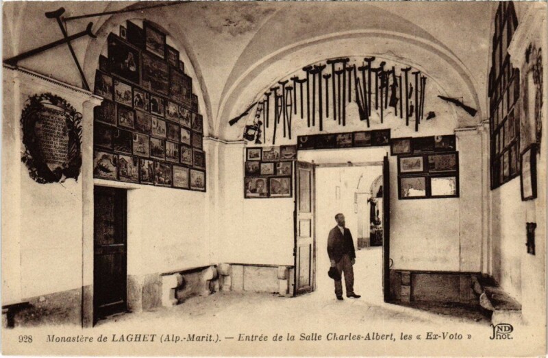 Carte postale ancienne Monastére de Laghet - Entrée de la Salle Charles-Albert
