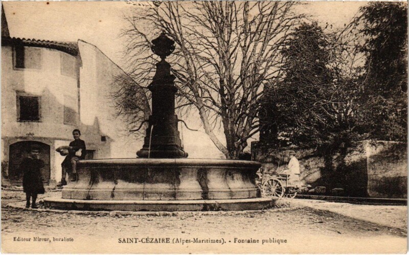 Carte postale ancienne Saint-Cézaire - Fontaine publique