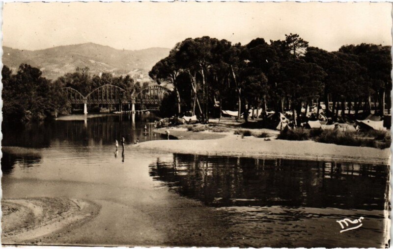 Carte postale ancienne La Napoule - Les Campings au bord de la Siagne