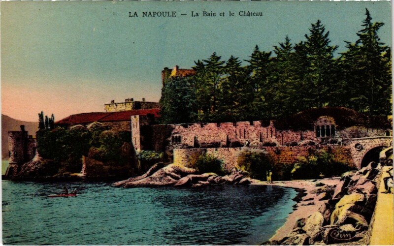 Carte postale ancienne La Napoule - La Baie et le Chateau