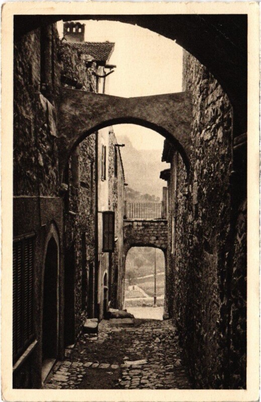 Carte postale ancienne Vence La-Jolie - Rue Sainte-Luce à Vence