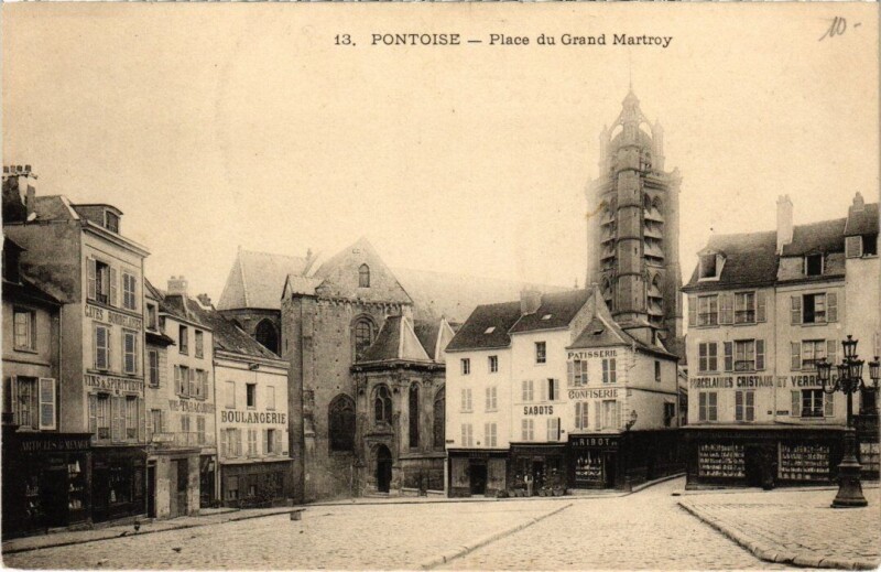 Carte postale ancienne Pontoise - Place du Grand Martroy à Pontoise