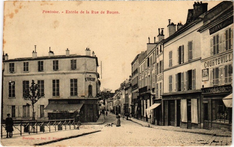 Carte postale ancienne Pontoise - Entrée de la Rue de Rouen à Pontoise