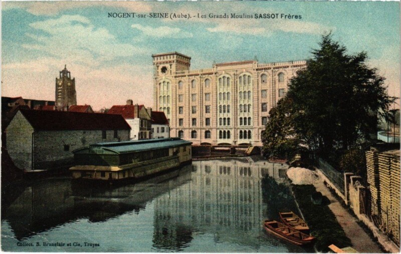 Carte postale ancienne Nogent-sur-Seine - Les grands Moulins Sassot Freres à Nogent-sur-Seine