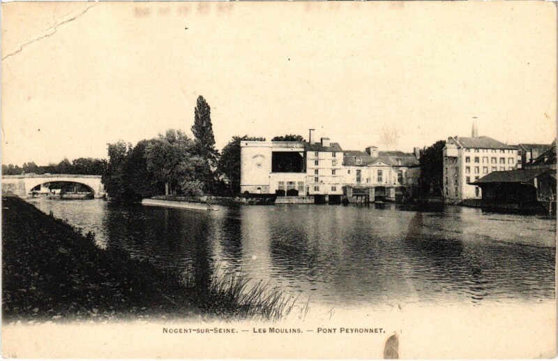 Carte postale ancienne Nogent-sur-Seine - Les Moulins - Pont Peyronnet à Nogent-sur-Seine