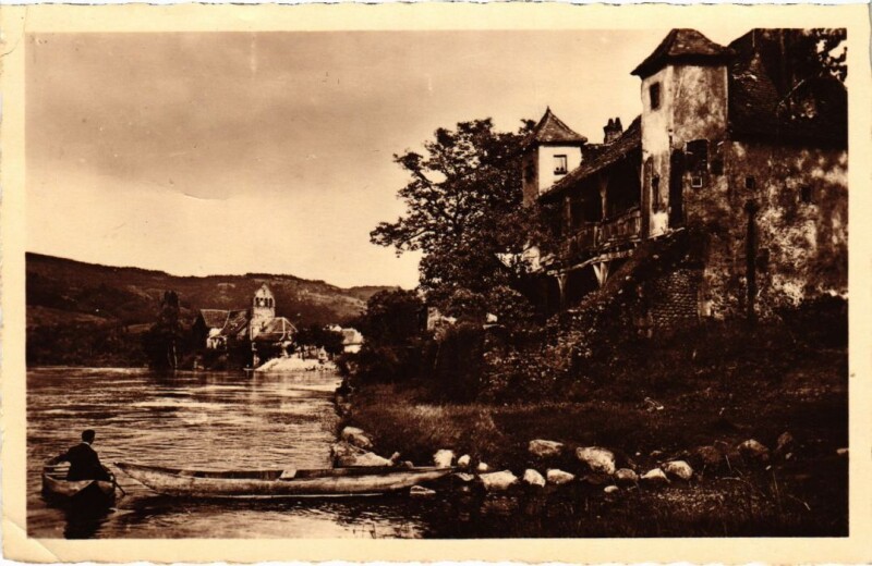 Carte postale ancienne Beaulieu-sur-Dordogne - Le Port Haut et la Maison de la Clarisse à Beaulieu-sur-Dordogne