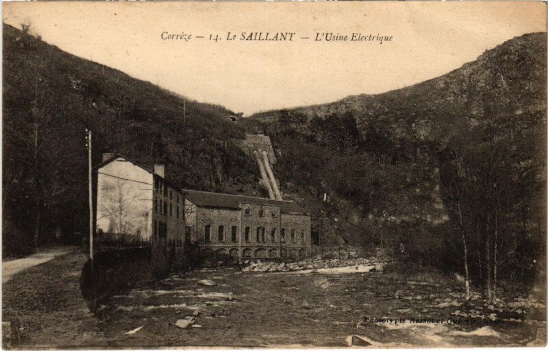Carte postale ancienne Le Saillant - L'Usine Electrique