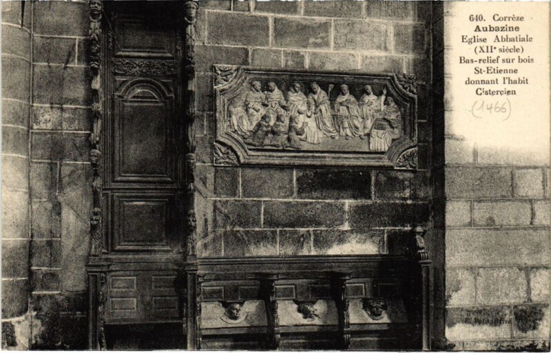 Carte postale ancienne Aubazine - Eglise Abbatiale - Bas-Relief sur Bois Saint-Etienne