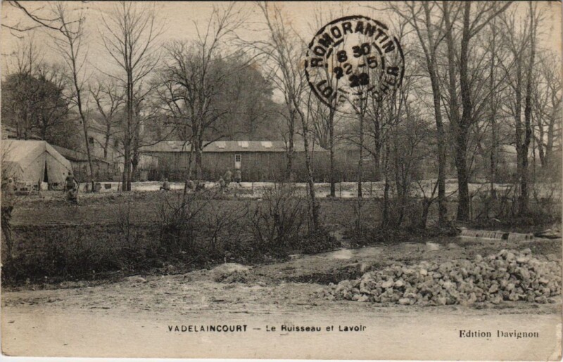 Carte postale ancienne Vadelaincourt - Le ruisseau et lavoir à Vadelaincourt