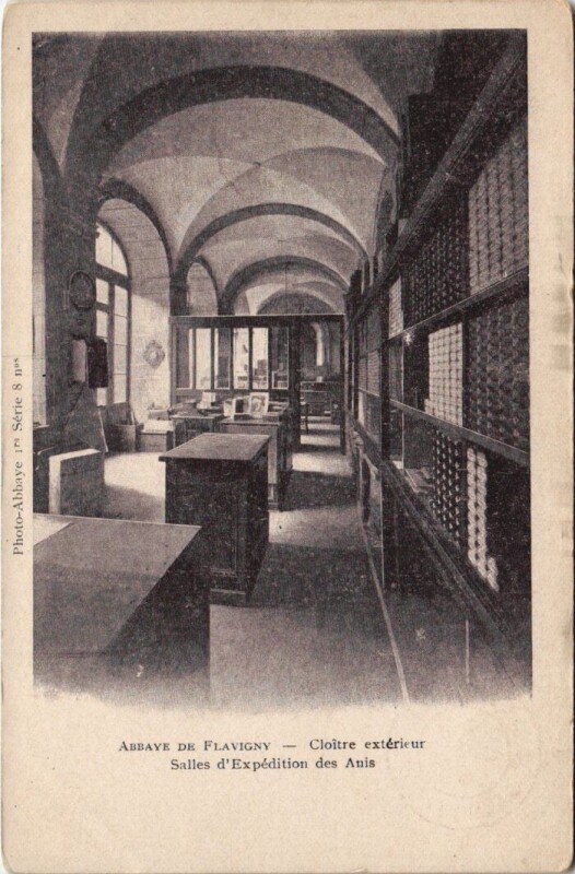 Carte postale ancienne Abbaye de Flavigny - Salles d'Expédition des Anis