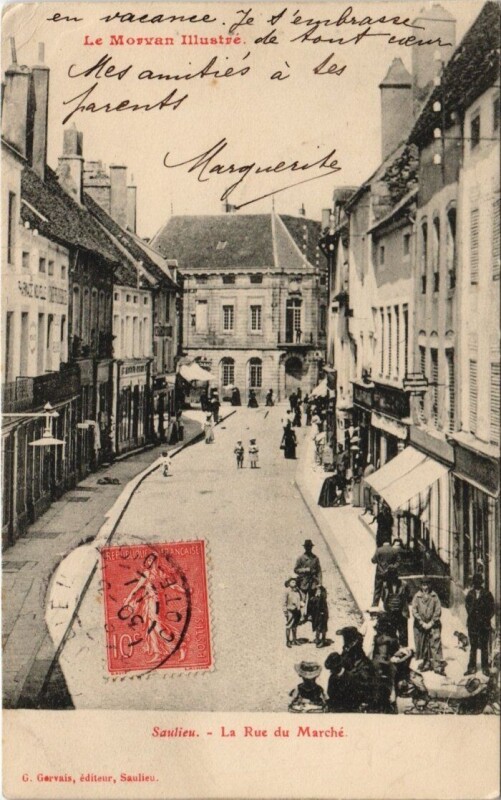 Carte postale ancienne Saulieu - La Rue du Marché à Saulieu