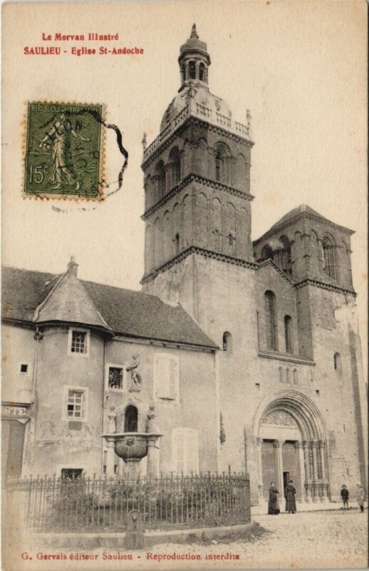 Carte postale ancienne Saulieu - Eglise Saint-Andoche à Saulieu