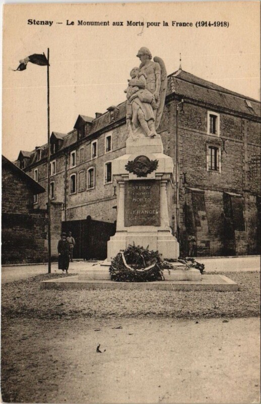 Carte postale ancienne Stenay - Le monument aux morts à Stenay