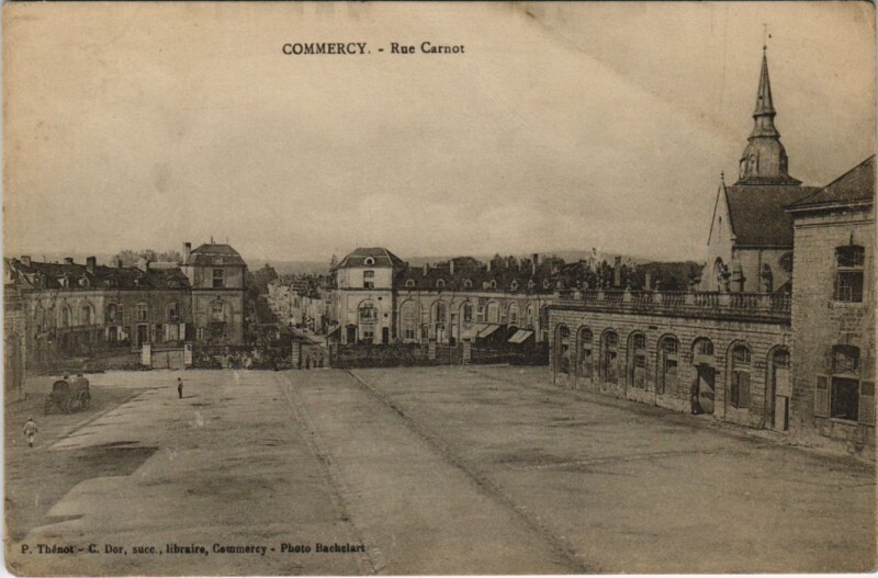 Carte postale ancienne Commercy - Rue Carnot à Commercy