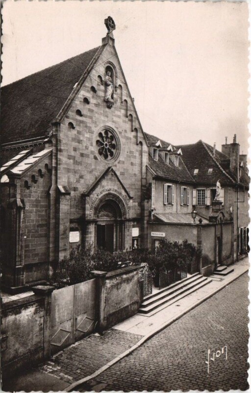 Carte postale ancienne Paray-le-Monial Chapelle et facade exterieure du manastere à Paray-le-Monial