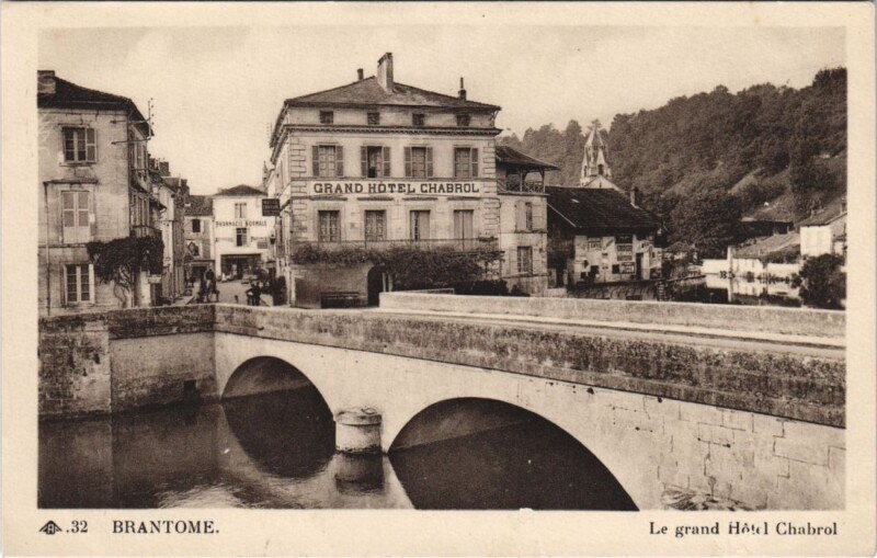Carte postale ancienne Brantome Le grand Hotel Chabrol