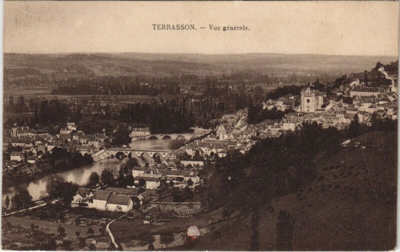 Carte postale ancienne Terrasson - Vue générale