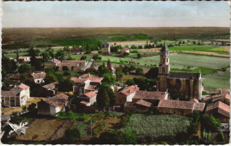 Carte postale ancienne Betric-Burée Vue aerienne du Bourg