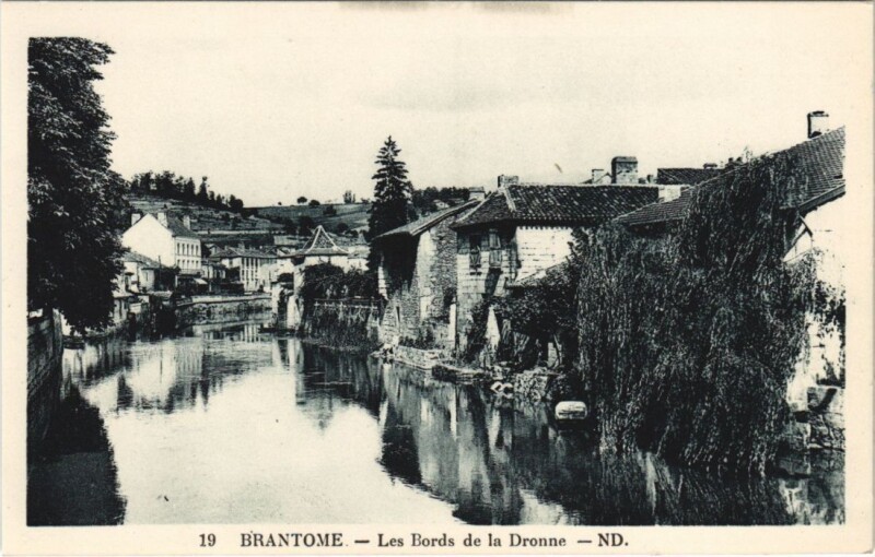 Carte postale ancienne Brantome - Les Bords de la Dronne