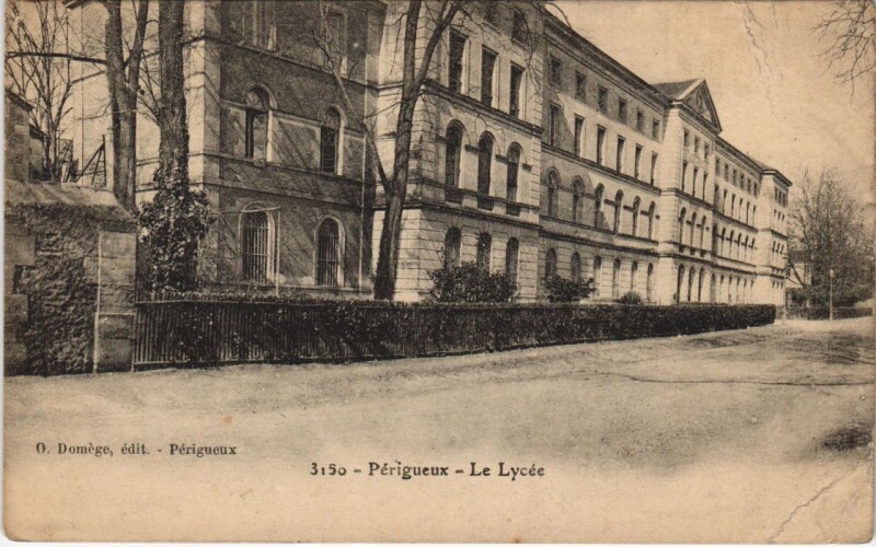 Carte postale ancienne Perigueux - Le Lycée à Périgueux