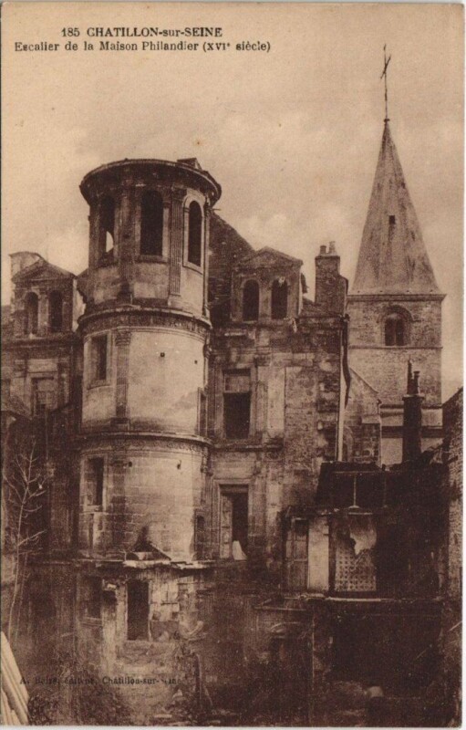Carte postale ancienne Chatillon-sur-Seine Escalier de la Maison Philandier