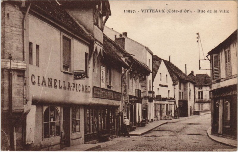 Carte postale ancienne Vitteaux - Rue de la Ville à Vitteaux