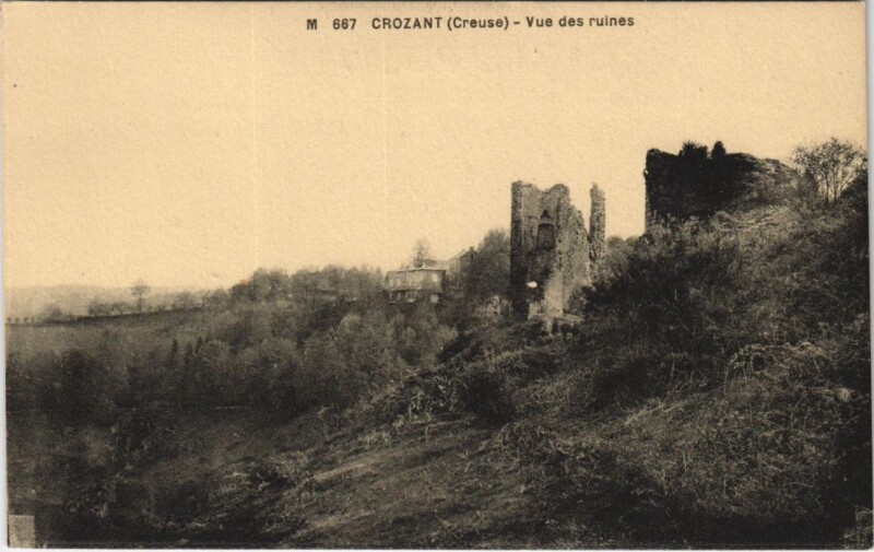 Carte postale ancienne Crozant - Vue des ruines à Crozant